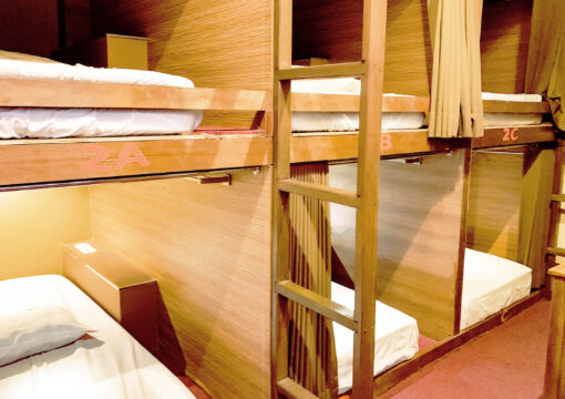 All-in-one Classic Capsule Room