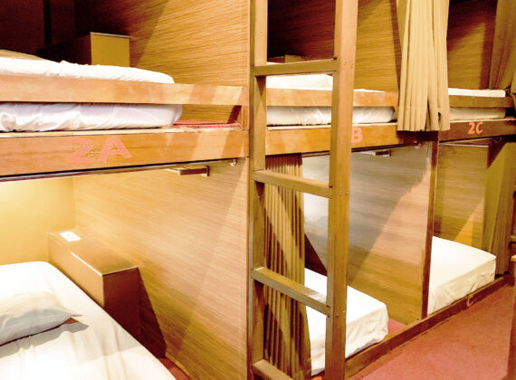 All-in-one Classic Capsule Room